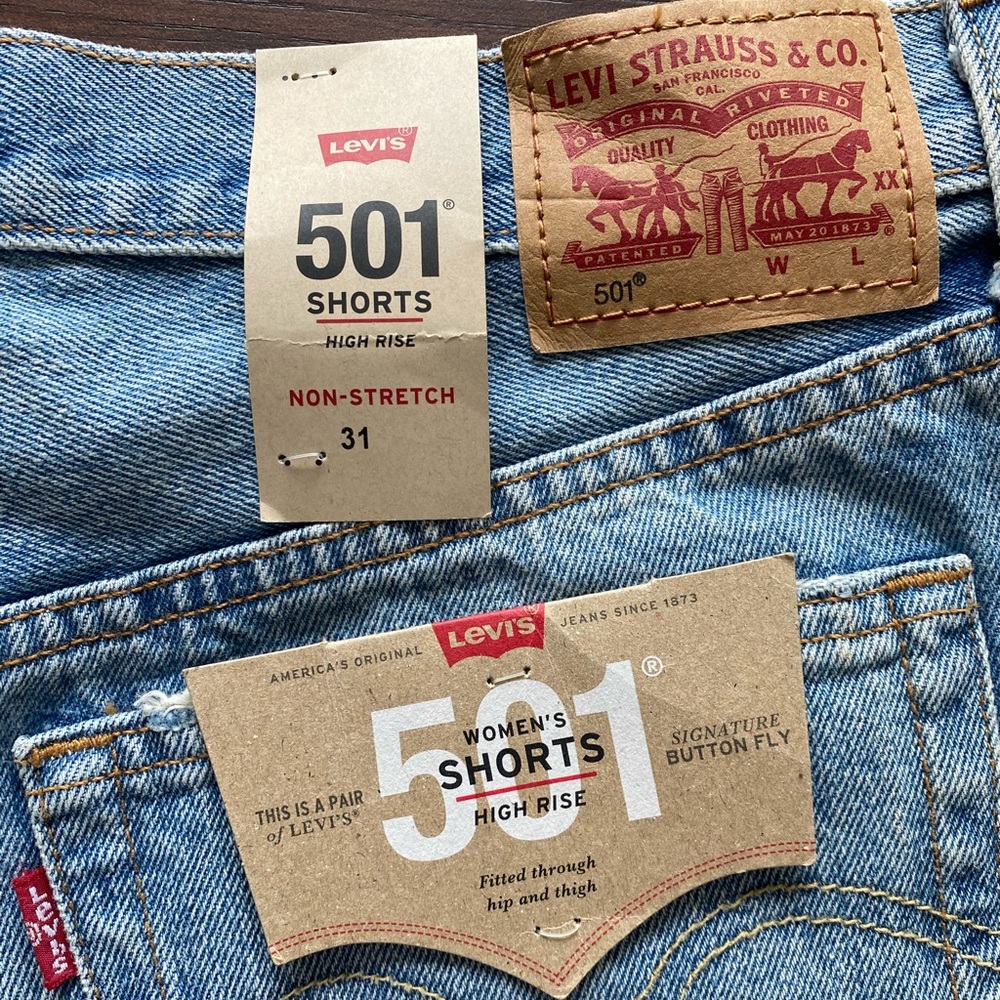 NWT LEVI 501 shorts